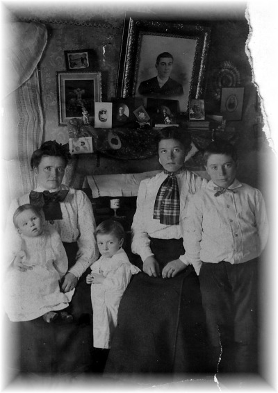 Earl and Allie McMahon Family